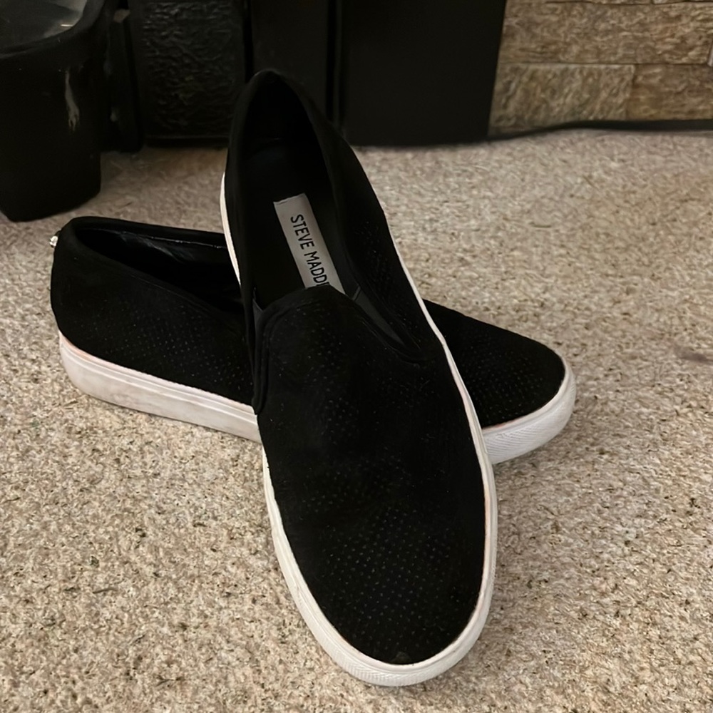 Steve Madden Black Slip On Sneakers - Fabric with a Suede Feel Size 7